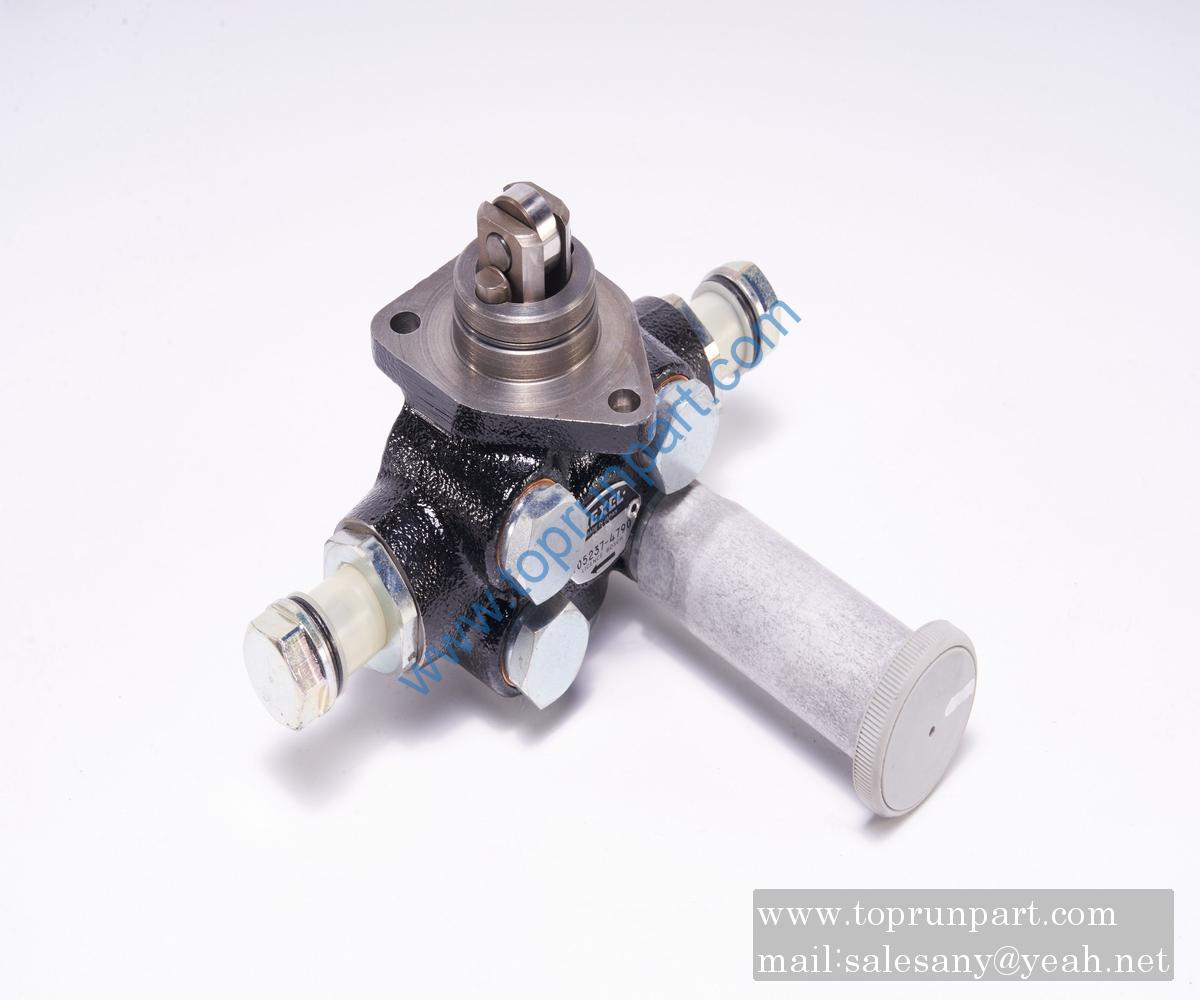 Hand oil pump ME740078