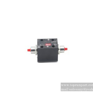 B220400000111 Hydraulic control reversing valve DG3V-3-2N-7-B- SANY