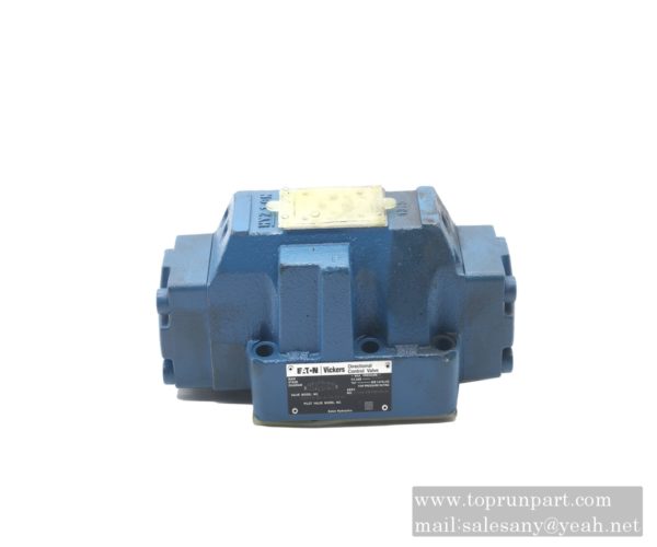B220400000112 Hydraulic control reversing valve DG3V-8-8C- SANY