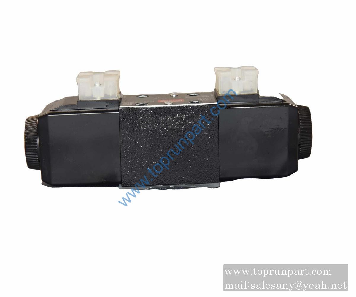 B220400000323 Solenoid directional control valve DG4V-3-2C-M-U-H7- SANY